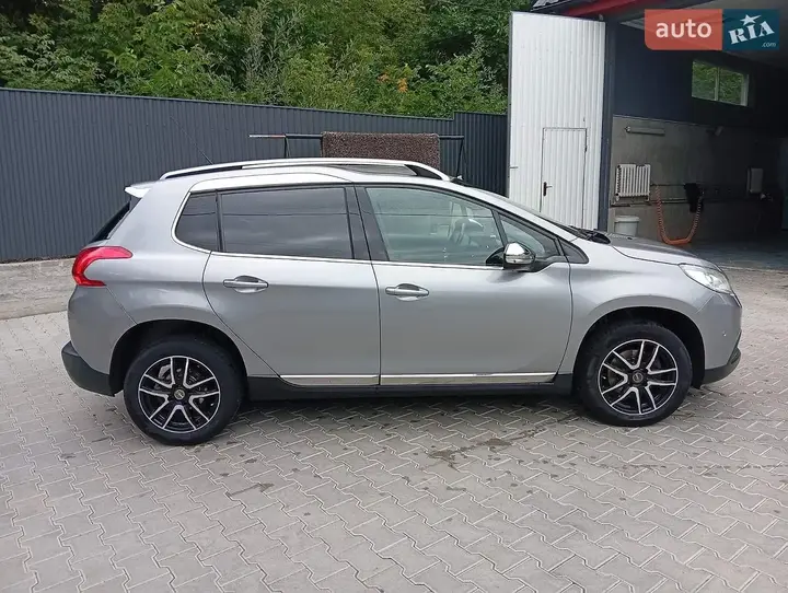 Peugeot 2008 2017 photo 2