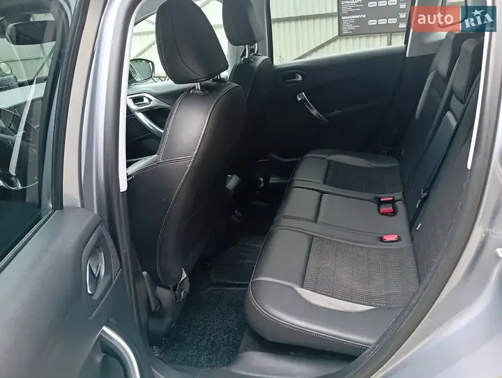 Peugeot 2008 2017 photo 4