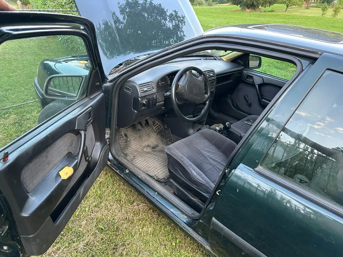 Opel Vectra 1996 photo 3