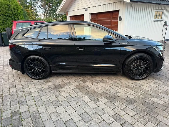 Skoda Enyaq 2023 photo 3
