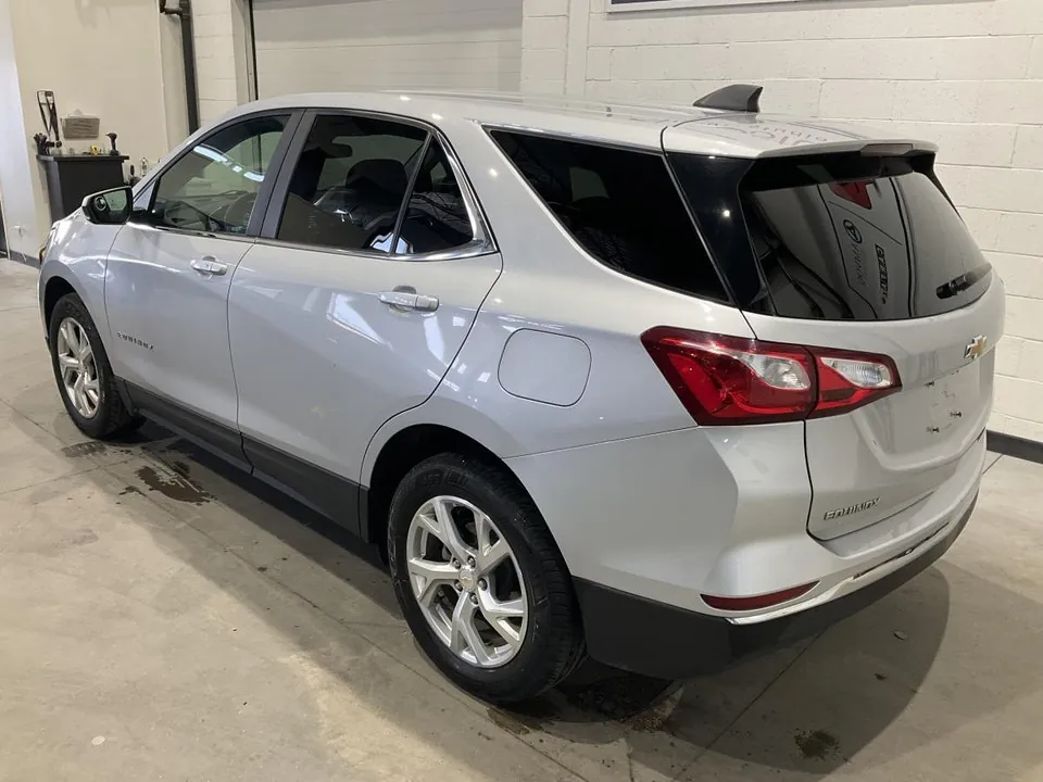 Chevrolet Equinox 2021 photo 2