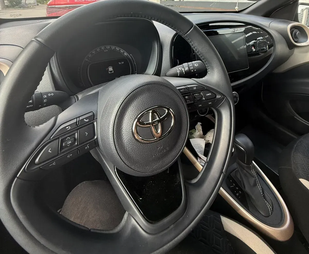 Toyota Aygo 2024 photo 2