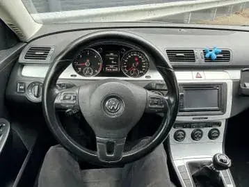 Volkswagen Passat 2010 photo 3