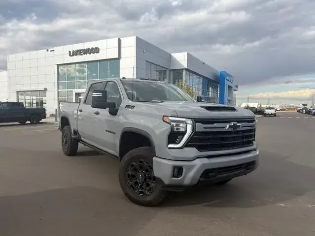 Chevrolet Silverado 2024 photo 2