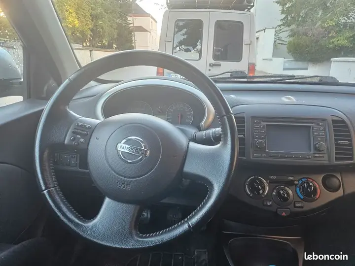Nissan Micra 2010 photo 3