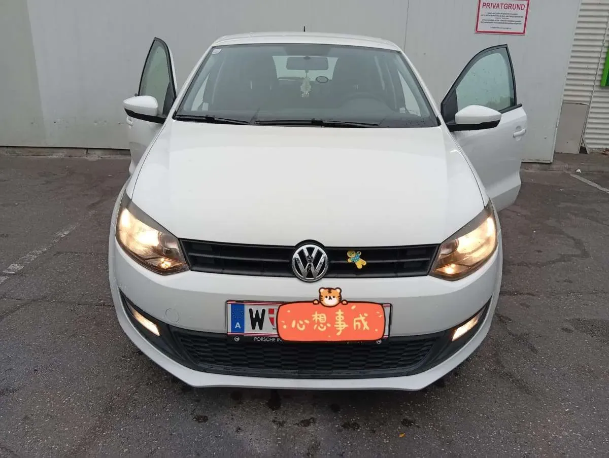 Volkswagen Polo 2012 photo 2