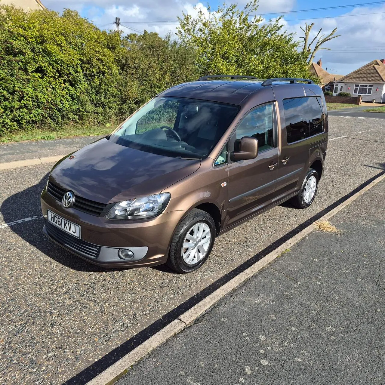 Volkswagen Caddy Life 2011 photo 2