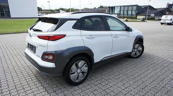 Hyundai Kona 2021 photo 2