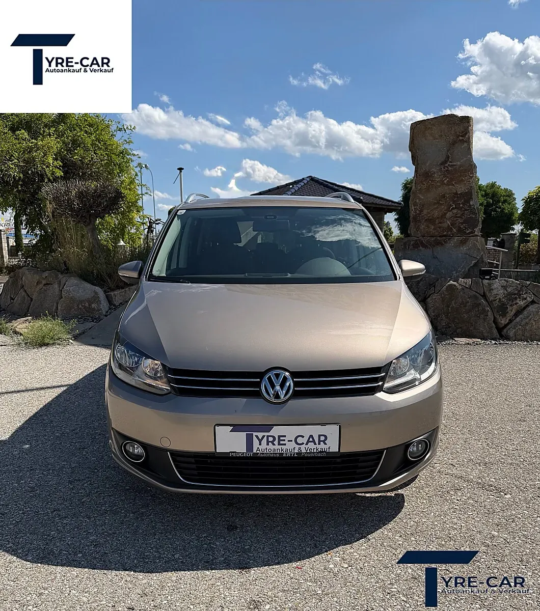 Volkswagen Touran 2012 photo 3