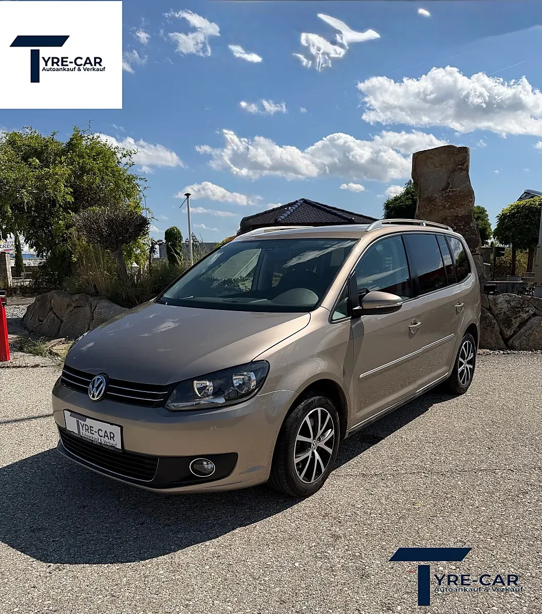 Volkswagen Touran 2012 photo 2