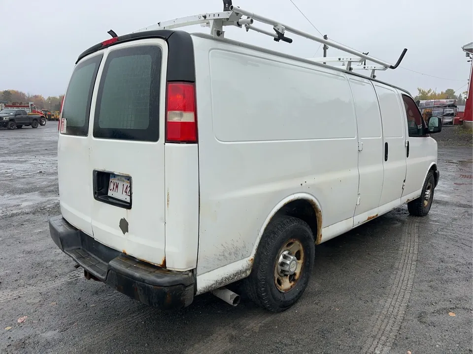 Chevrolet Express 2011 photo 5