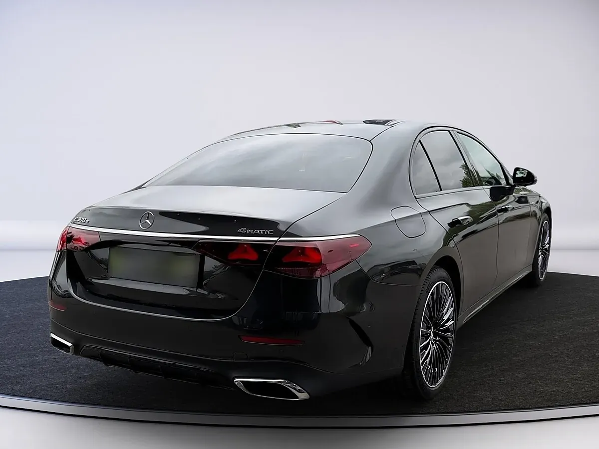 Mercedes-Benz E-Class 2025 photo 5