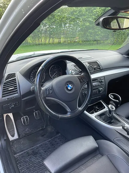 BMW 118D 2010 photo 4