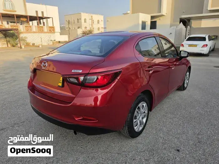 Mazda 2 2016 photo 3
