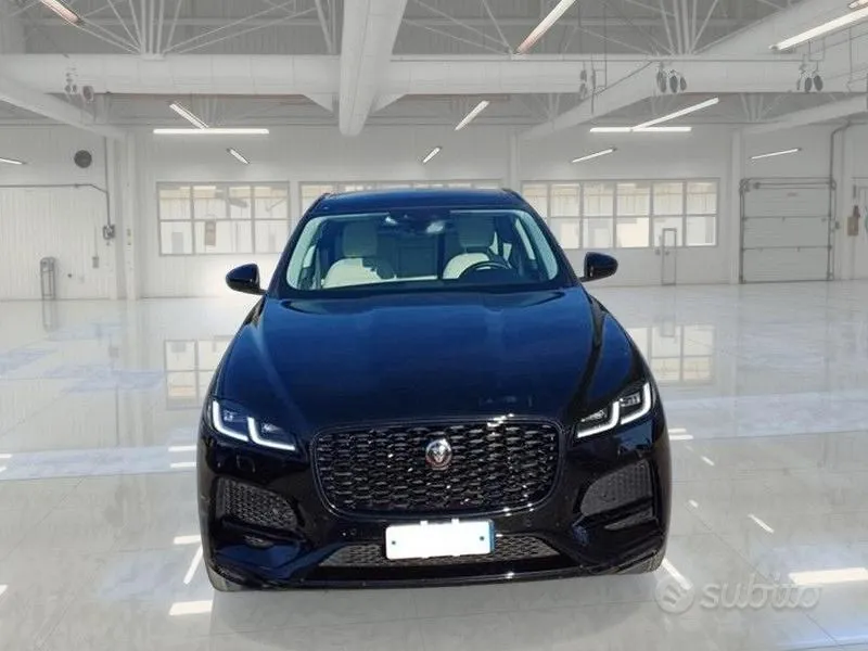 Jaguar F-Pace 2023 photo 2