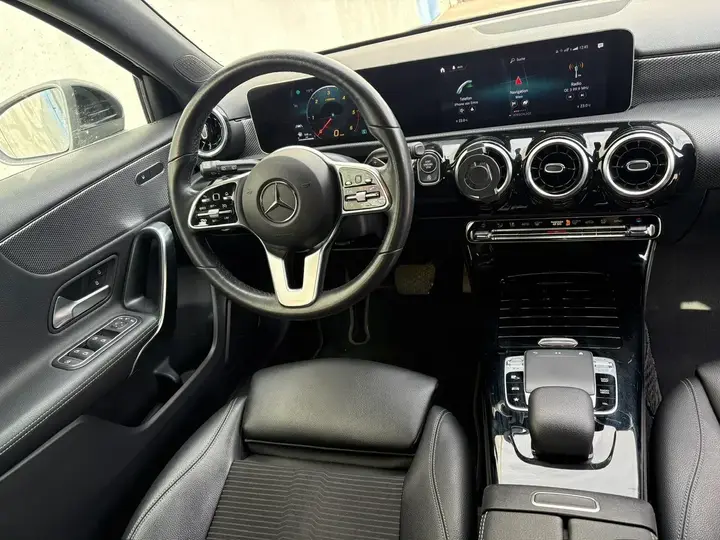 Mercedes-Benz A-Class 2019 photo 3
