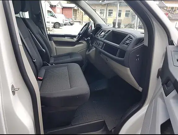 Volkswagen Caravelle 2016 photo 5