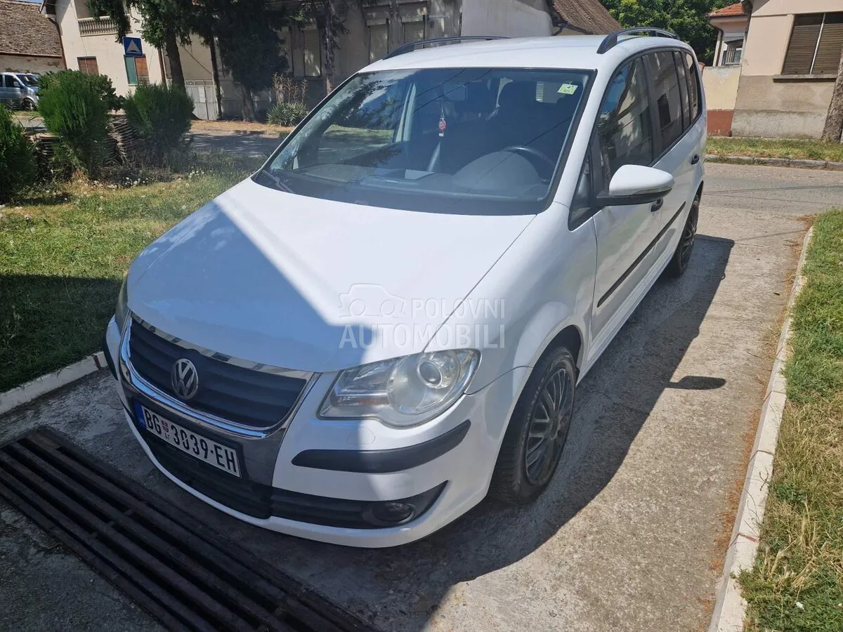 Volkswagen Touran 2010 photo 5