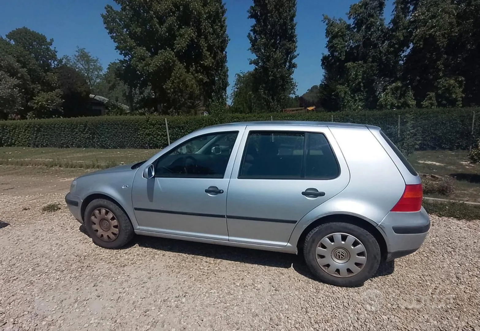 Volkswagen Golf 2001 photo 2