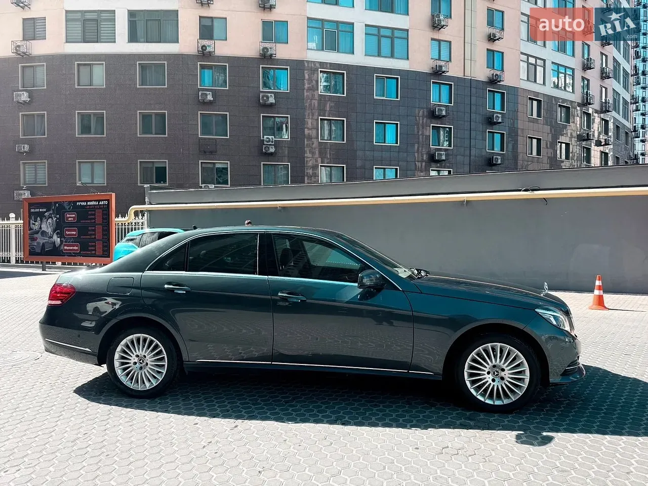 Mercedes-Benz E-Class 2015 photo 2
