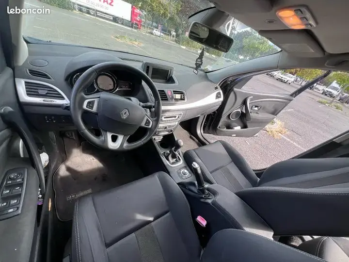 Renault Megane 2011 photo 3