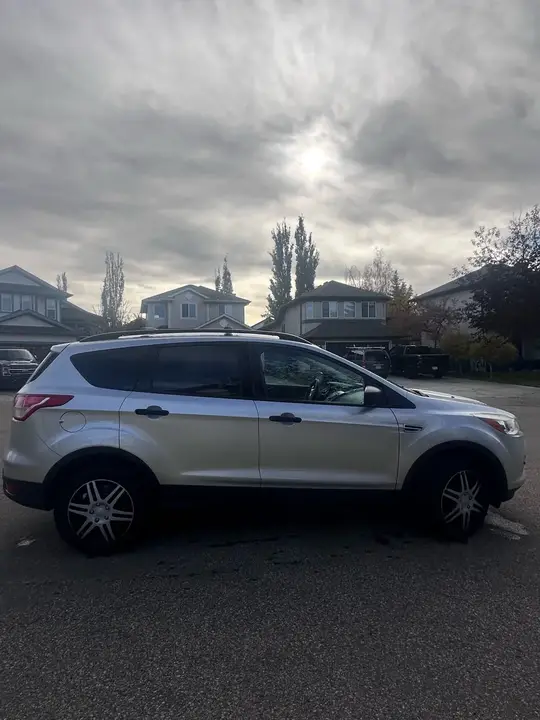 Ford Escape 2013 photo 2