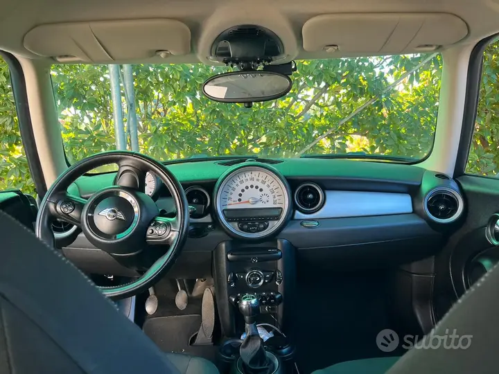 Mini Cooper 2011 photo 5