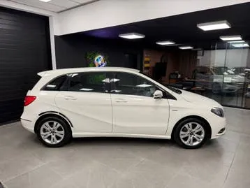 Mercedes-Benz B-Class 2012 photo 2