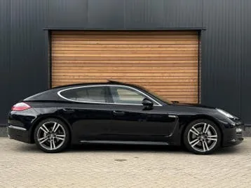 Porsche Panamera 2010 photo 2