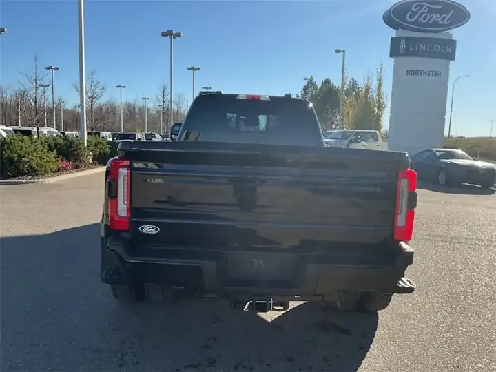 Ford F-450 Super Duty 2027 photo 4