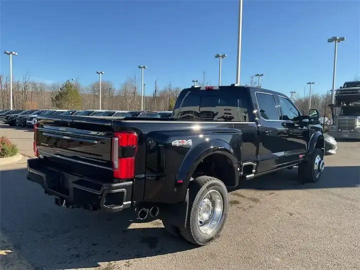 Ford F-450 Super Duty 2027 photo 5