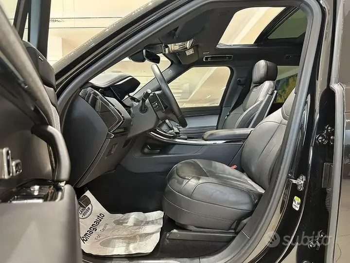 Land Rover Range Rover Sport 2025 photo 4