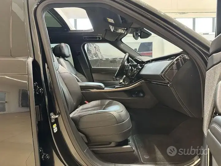 Land Rover Range Rover Sport 2025 photo 3