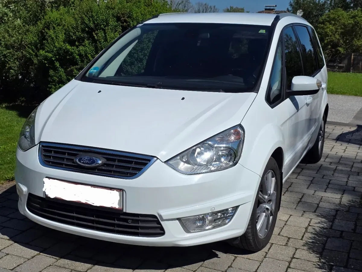 Ford Galaxy 2015 photo 2
