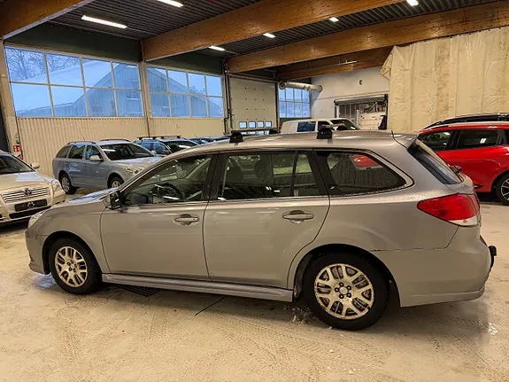 Subaru Legacy 2010 photo 4