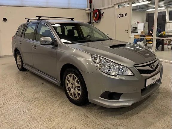 Subaru Legacy 2010 photo 2