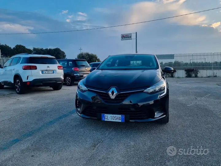 Renault Clio 2022 photo 2
