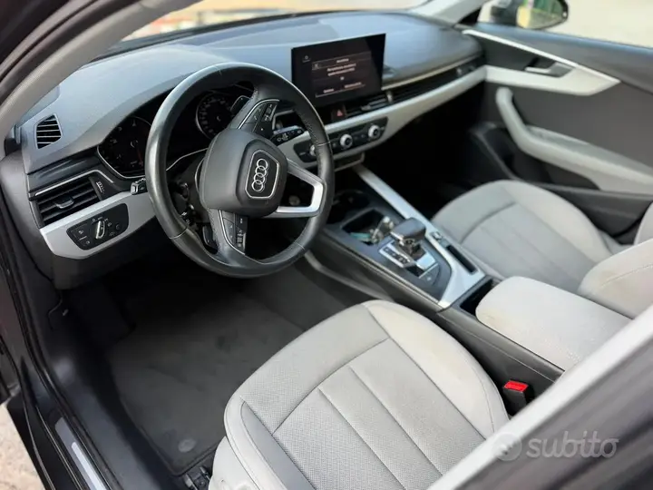 Audi A4 2023 photo 5