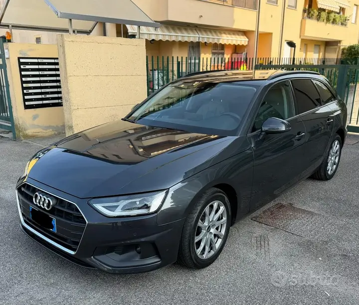 Audi A4 2023 photo 2