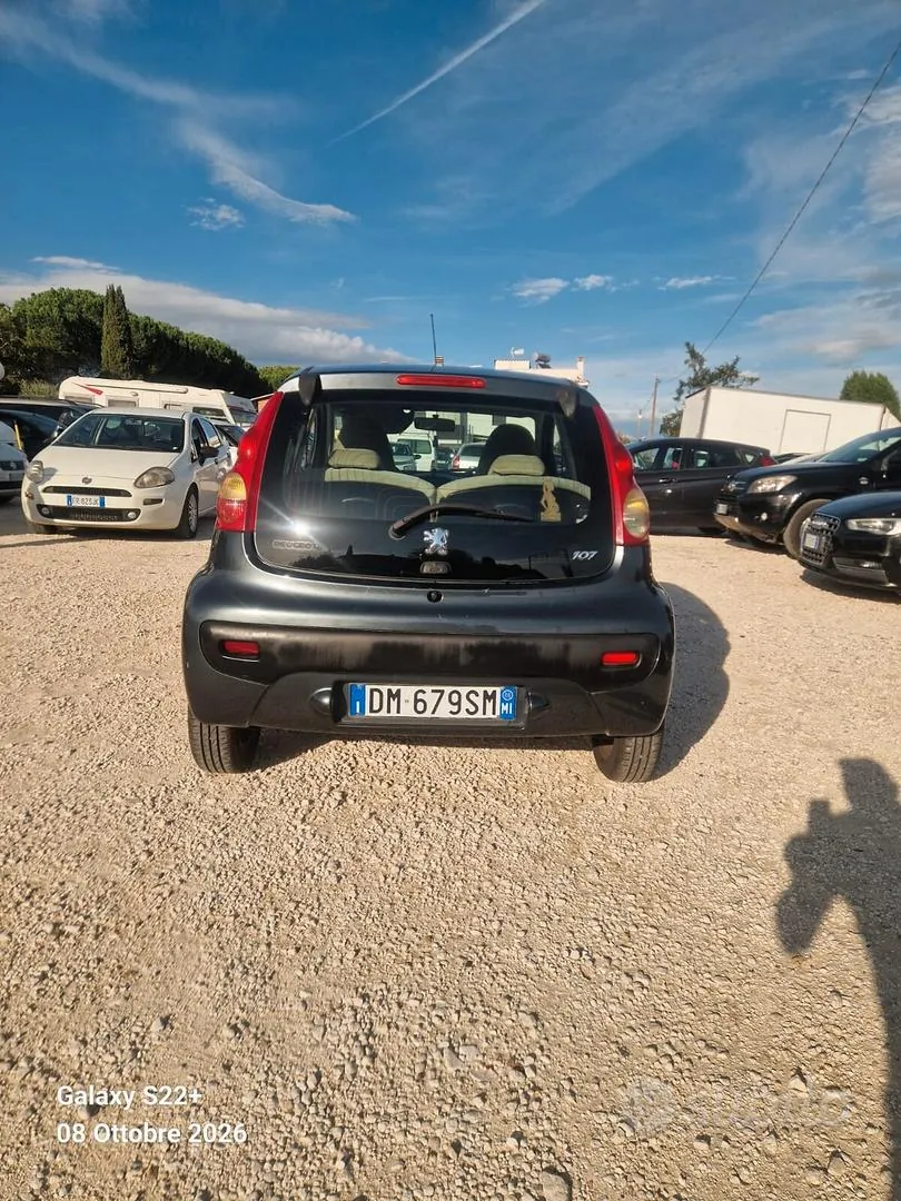 Peugeot 107 2008 photo 4