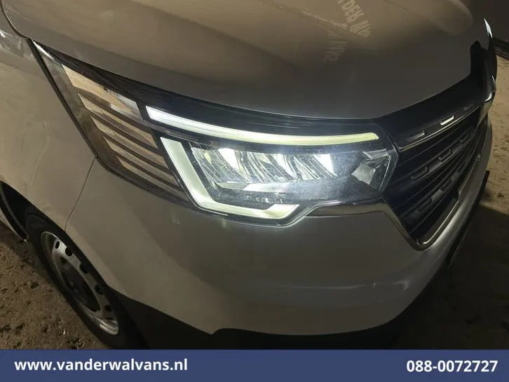 Renault Trafic 2022 photo 2