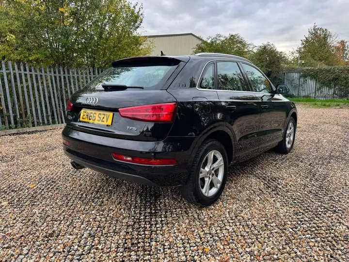 Audi Q3 2016 photo 2