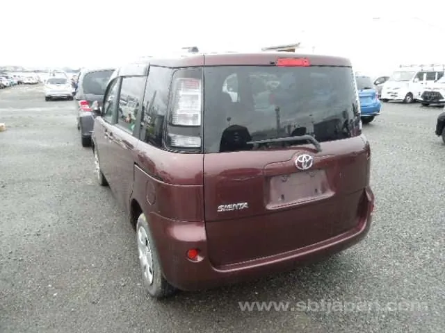 Toyota Sienta G 2011 photo 3