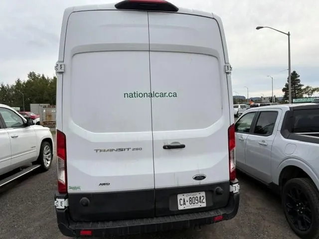 Ford Transit 2024 photo 2