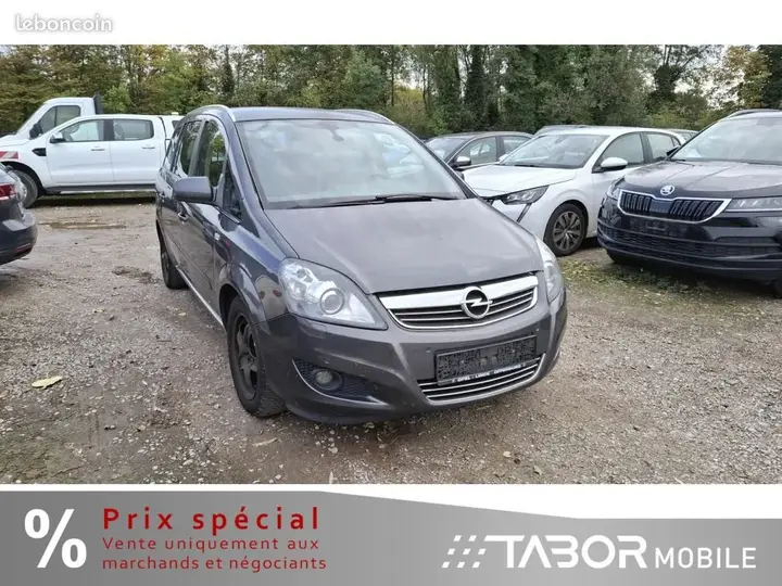 Opel Zafira 2011 photo 2