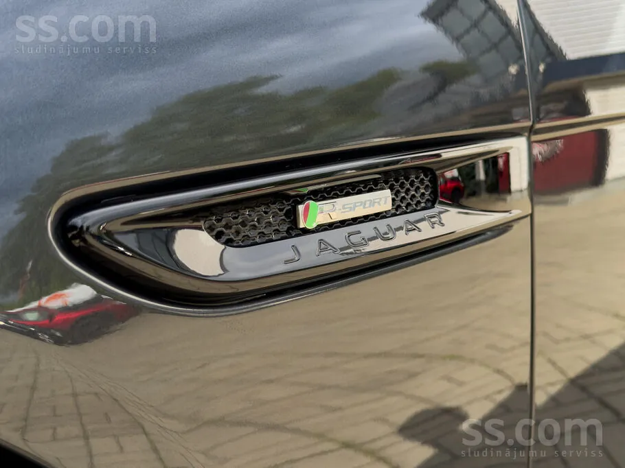 Jaguar Xf 2016 photo 3