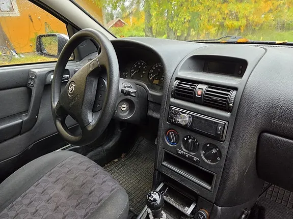 Opel Astra 2002 photo 2