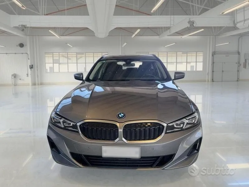 BMW 320 2023 photo 2
