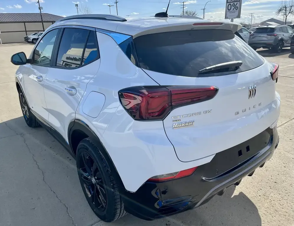 Buick Encore 2026 photo 2