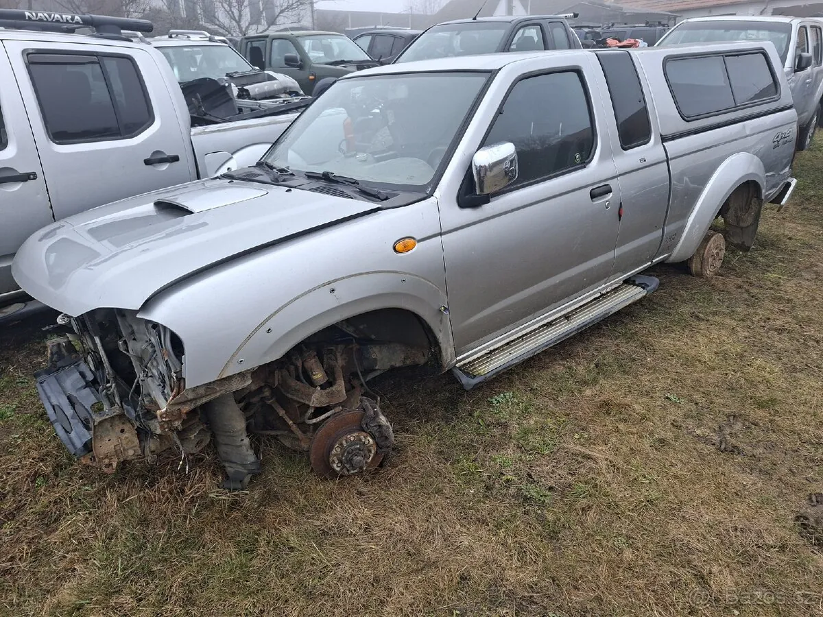 Nissan Navara photo 2